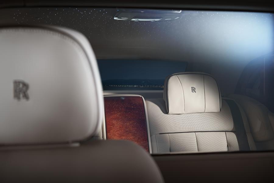 Детали интерьера Rolls-Royce Phantom EWB Chengdu 2018 года  (фото 9 из 20)